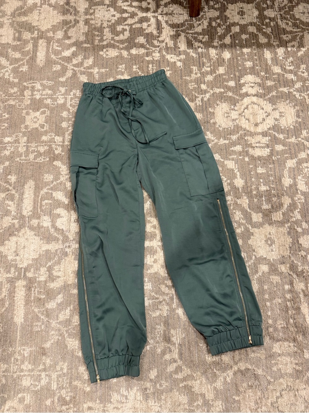 NWOT Fashion Nova Cargo style Jogger Pants in Teal Green